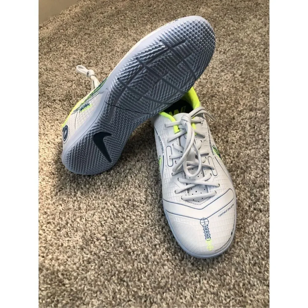 Nike Mercurial Vapor 14 Academy Jr IC Size 3.5